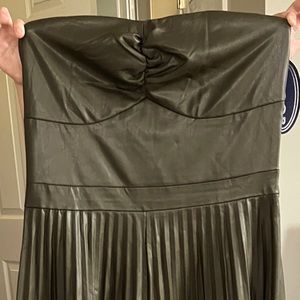 Scoop. Faux Leather strapless dress with pleated skirt, NWT. Sz M. Khaki Green.